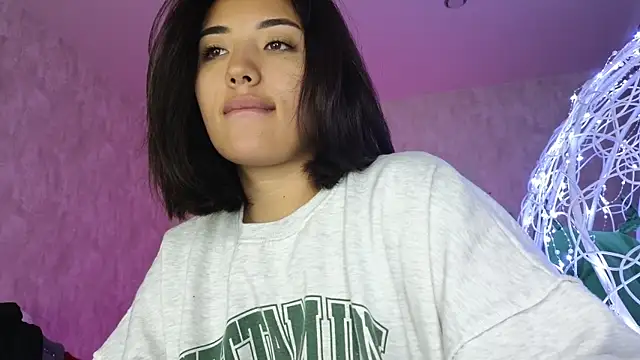 Snapshot of lily__foster chatting on December 21, 2025, 6:31 am lily foster online show from December 21, 2025, 6:31 am