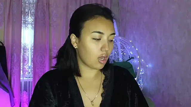 Snapshot of lily__foster chatting on December 22, 2025, 6:21 am lily foster online show from December 22, 2025, 6:21 am