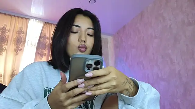 Snapshot of lily__foster chatting on January 12, 2026, 8:52 am lily foster online show from January 12, 2026, 8:52 am