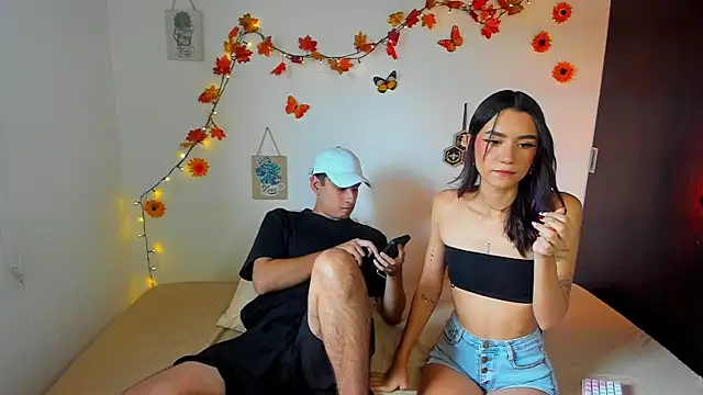 charlottte queen online show from September 13, 2025, 8:08 pm