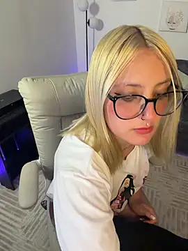 Snapshot of Megan_lu2 chatting on April 22, 2026, 3:31 am Megan lu2 online show from April 22, 2026, 3:31 am