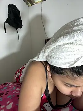 Snapshot of moncerrat_luna chatting on February 10, 2026, 6:34 pm moncerrat luna online show from February 10, 2026, 6:34 pm