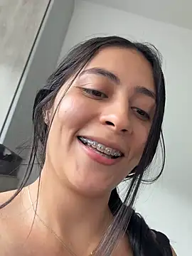 Sophie  Foxxx online show from May 16, 2026, 9:35 pm