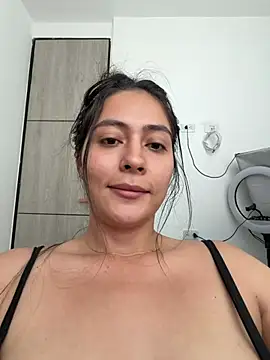 Sophie  Foxxx online show from May 17, 2026, 2:35 pm