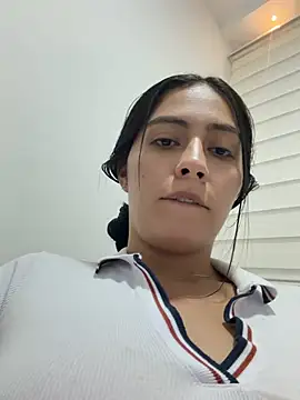 Sophie  Foxxx online show from May 21, 2026, 2:29 am