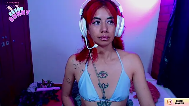 Roxanbunny1 online show from September 21, 2025, 12:01 am