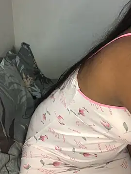 Snapshot of Rose_Olivia chatting on January 14, 2025, 12:56 pm Rose Olivia online show from January 14, 2025, 12:56 pm