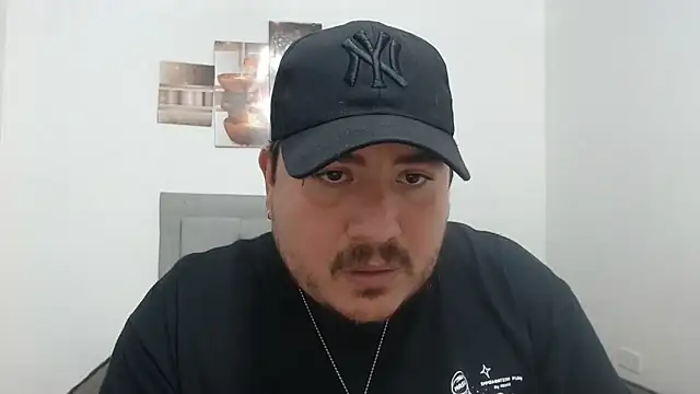 Snapshot of sebastianbigxxx chatting on April 28, 2026, 6:02 pm sebastianbigxxx online show from April 28, 2026, 6:02 pm