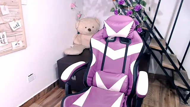 samantha baby  online show from March 3, 2026, 5:08 pm