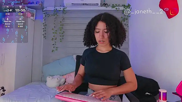 Snapshot of Lovely_Janeth chatting on January 16, 2026, 12:14 am Lovely Janeth online show from January 16, 2026, 12:14 am