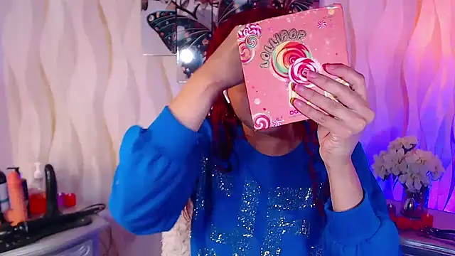 Snapshot of IsabelaLatina chatting on February 12, 2026, 3:07 pm IsabelaLatina online show from February 12, 2026, 3:07 pm