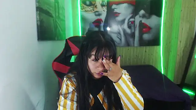 Snapshot of Charis_21 chatting on September 14, 2025, 4:44 am Charis 21 online show from September 14, 2025, 4:44 am