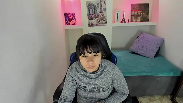 Snapshot of Charis_21 chatting on September 18, 2025, 3:30 am Charis 21 online show from September 18, 2025, 3:30 am