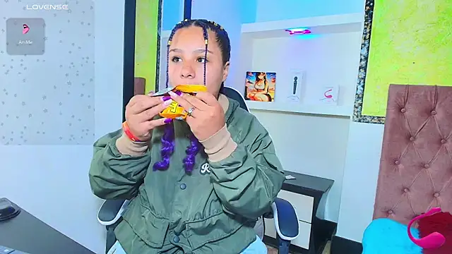 Snapshot of Charis_21 chatting on September 23, 2025, 4:04 am Charis 21 online show from September 23, 2025, 4:04 am