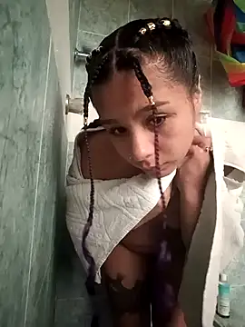 Snapshot of Charis_21 chatting on September 23, 2025, 6:11 pm Charis 21 online show from September 23, 2025, 6:11 pm