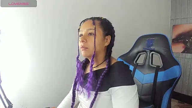 Snapshot of Charis_21 chatting on September 27, 2025, 3:33 am Charis 21 online show from September 27, 2025, 3:33 am