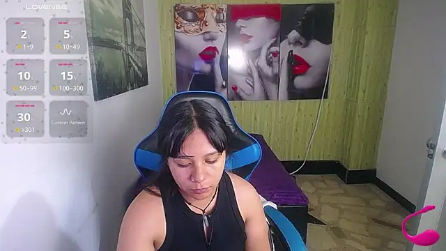 Snapshot of Charis_21 chatting on October 3, 2025, 2:08 am Charis 21 online show from October 3, 2025, 2:08 am