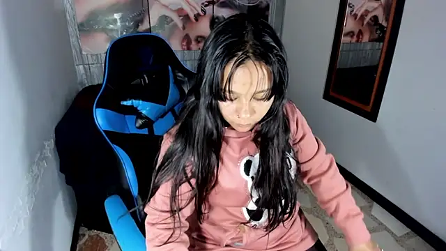 Snapshot of Charis_21 chatting on October 26, 2025, 7:31 pm Charis 21 online show from October 26, 2025, 7:31 pm