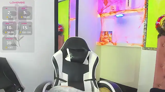 Snapshot of Charis_21 chatting on October 30, 2025, 2:35 am Charis 21 online show from October 30, 2025, 2:35 am