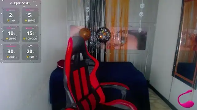 Snapshot of Charis_21 chatting on October 31, 2025, 2:01 am Charis 21 online show from October 31, 2025, 2:01 am