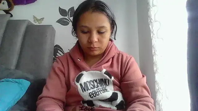 Snapshot of Charis_21 chatting on April 15, 2026, 6:37 pm Charis 21 online show from April 15, 2026, 6:37 pm