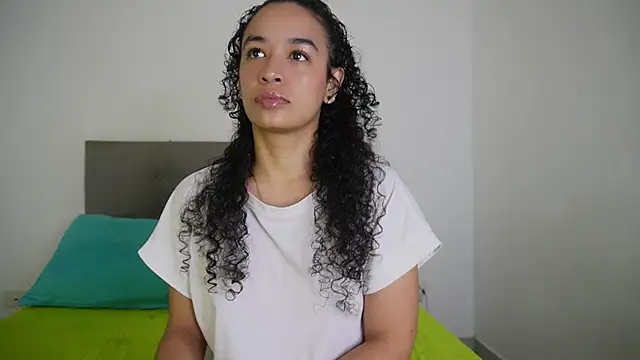 Snapshot of angela__98 chatting on December 2, 2025, 9:14 am angela 98 online show from December 2, 2025, 9:14 am