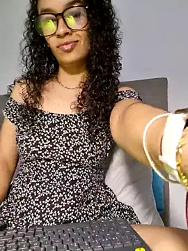 Snapshot of angela__98 chatting on May 22, 2026, 12:44 pm angela 98 online show from May 22, 2026, 12:44 pm
