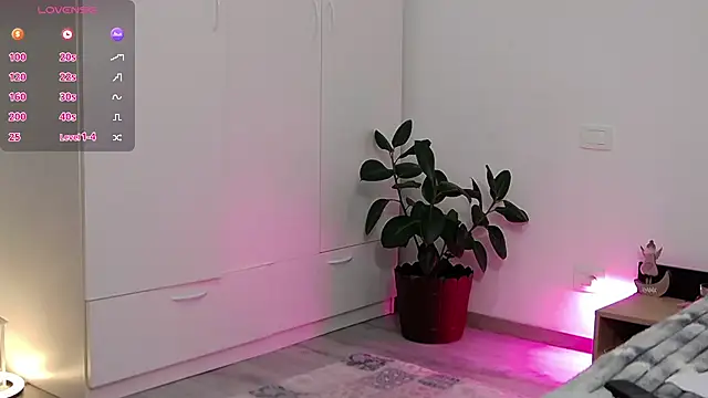 YourSweetSinn online show from October 6, 2025, 7:55 pm