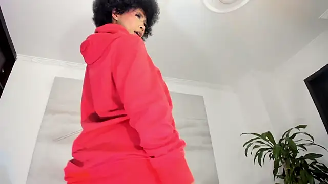 Snapshot of Apotheosis01 chatting on February 14, 2025, 7:28 am Apotheosis01 online show from February 14, 2025, 7:28 am