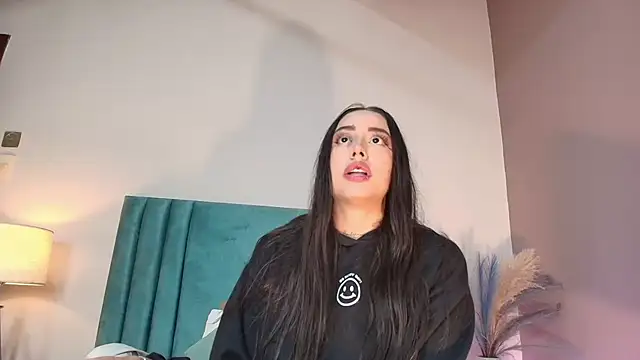 Snapshot of NoraDasilva chatting on October 25, 2025, 12:51 am NoraDasilva online show from October 25, 2025, 12:51 am