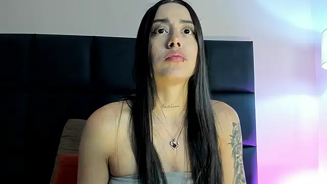 Snapshot of NoraDasilva chatting on November 6, 2025, 12:11 am NoraDasilva online show from November 6, 2025, 12:11 am