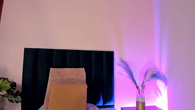 Snapshot of NoraDasilva chatting on November 14, 2025, 11:46 pm NoraDasilva online show from November 14, 2025, 11:46 pm