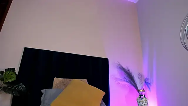 Snapshot of NoraDasilva chatting on November 22, 2025, 1:15 am NoraDasilva online show from November 22, 2025, 1:15 am