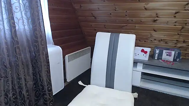 LaMadrina006 online show from November 20, 2025, 9:20 am