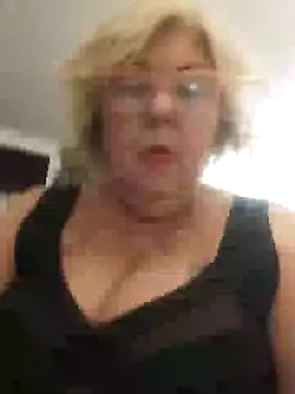 Snapshot of Merilulla chatting on January 25, 2025, 1:21 am Merilulla online show from January 25, 2025, 1:21 am