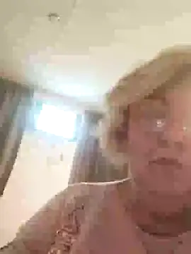 Snapshot of Merilulla chatting on January 26, 2025, 12:58 am Merilulla online show from January 26, 2025, 12:58 am