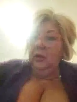 Snapshot of Merilulla chatting on January 29, 2025, 4:08 pm Merilulla online show from January 29, 2025, 4:08 pm