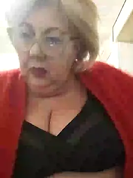 Snapshot of Merilulla chatting on February 4, 2025, 1:34 am Merilulla online show from February 4, 2025, 1:34 am