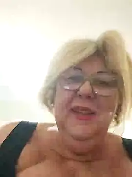 Snapshot of Merilulla chatting on February 4, 2025, 10:10 am Merilulla online show from February 4, 2025, 10:10 am