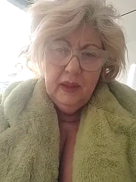 Snapshot of Merilulla chatting on February 18, 2025, 12:17 pm Merilulla online show from February 18, 2025, 12:17 pm