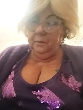 Snapshot of Merilulla chatting on February 21, 2025, 10:07 am Merilulla online show from February 21, 2025, 10:07 am