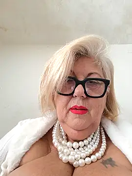 Snapshot of Merilulla chatting on October 22, 2025, 12:38 pm Merilulla online show from October 22, 2025, 12:38 pm