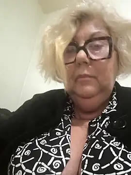 Snapshot of Merilulla chatting on March 13, 2026, 10:16 pm Merilulla online show from March 13, 2026, 10:16 pm