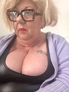 Snapshot of Merilulla chatting on March 16, 2026, 2:43 pm Merilulla online show from March 16, 2026, 2:43 pm