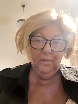 Snapshot of Merilulla chatting on March 26, 2026, 10:21 am Merilulla online show from March 26, 2026, 10:21 am