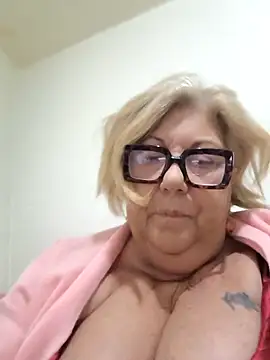 Snapshot of Merilulla chatting on April 2, 2026, 1:25 am Merilulla online show from April 2, 2026, 1:25 am