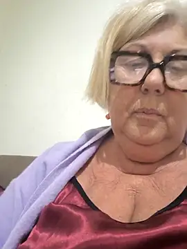 Snapshot of Merilulla chatting on April 13, 2026, 11:54 pm Merilulla online show from April 13, 2026, 11:54 pm