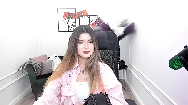 Snapshot of AnneTLi chatting on October 22, 2025, 3:40 am AnneTLi online show from October 22, 2025, 3:40 am