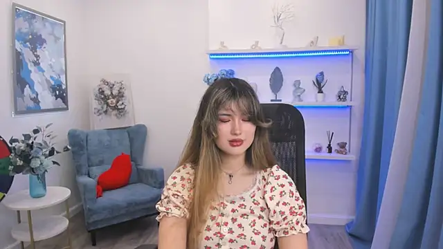 AnneTLi online show from April 19, 2026, 3:17 am