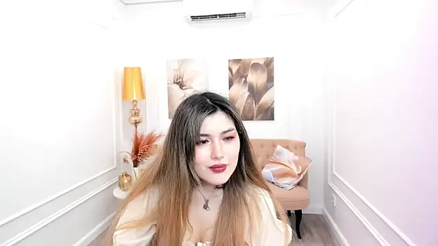 AnneTLi online show from May 6, 2026, 3:13 am